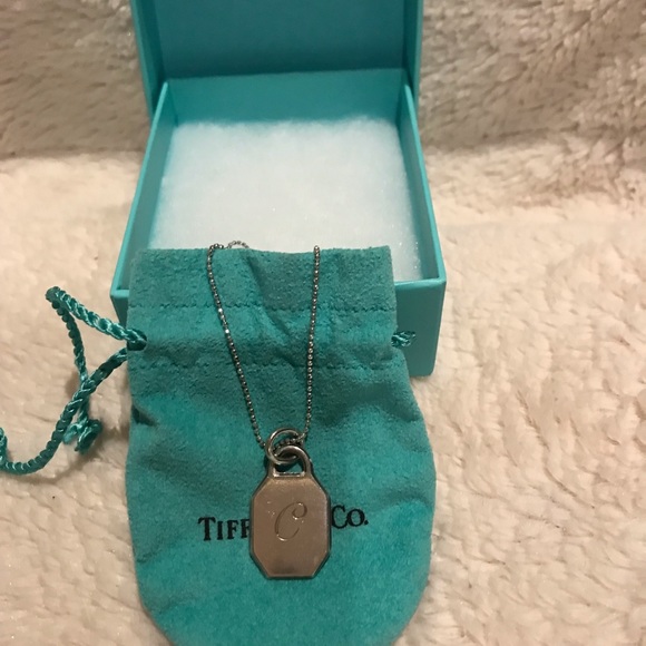 Authentic TIFFANY chain and unique style initial “C” pendant 😍💄❤️ very loved! - Picture 6 of 7
